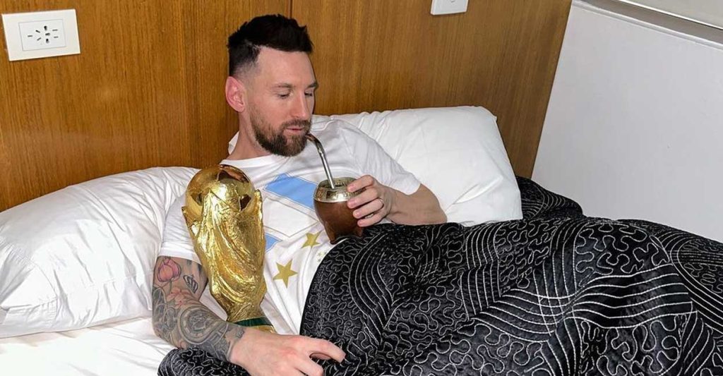 Messi drinking Mate